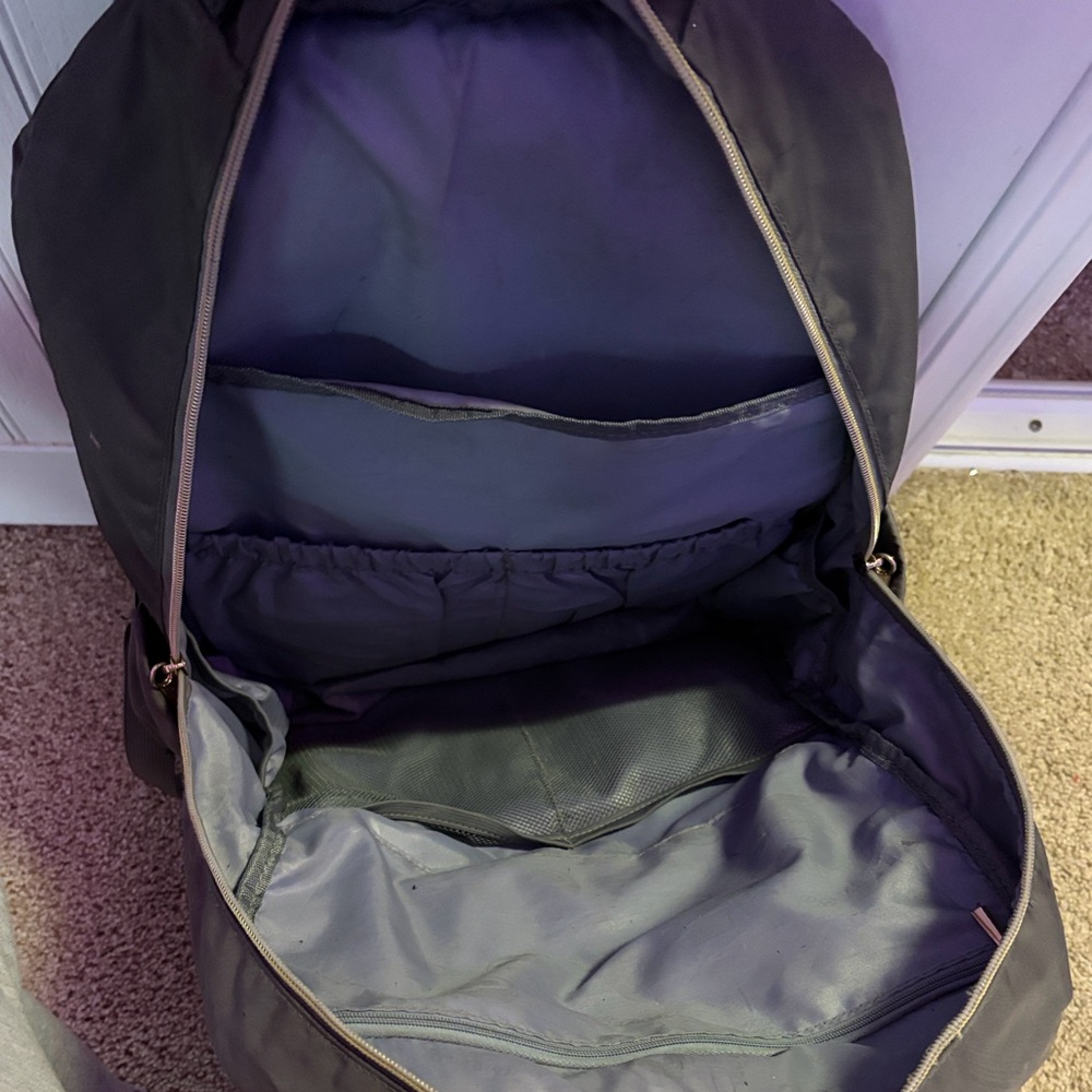 Stylish Grey Backpack - Picture 4 of 9